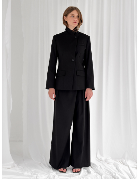 Giacca Sartoriale Asimmetrica con Collo Alto