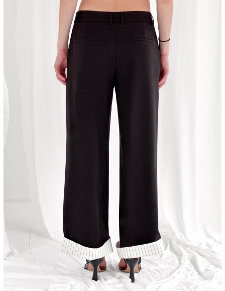 Tailored trousers with contrasting turn-ups
