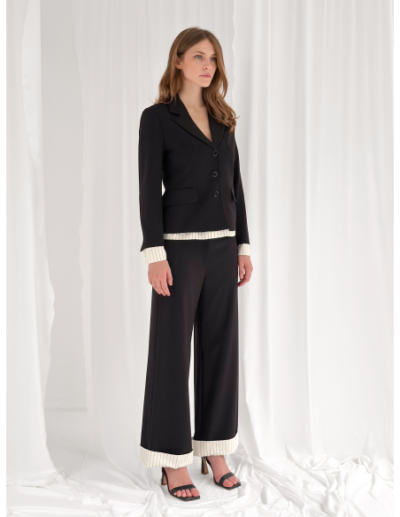 Tailored trousers with contrasting turn-ups