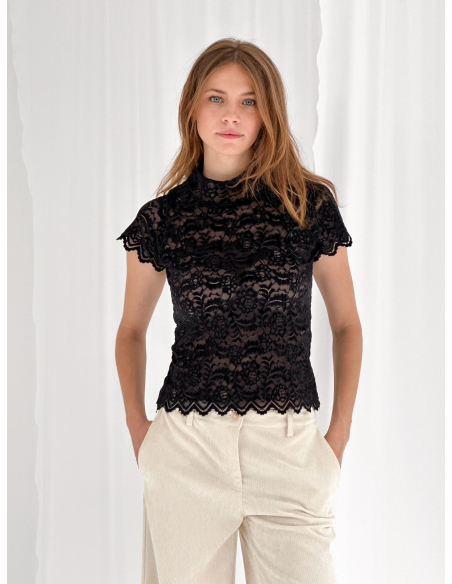 Top in Pizzo con Ricamo in Velluto mezza manica
