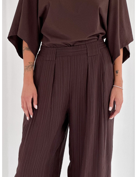 Pantalone fluido a righe con pinces