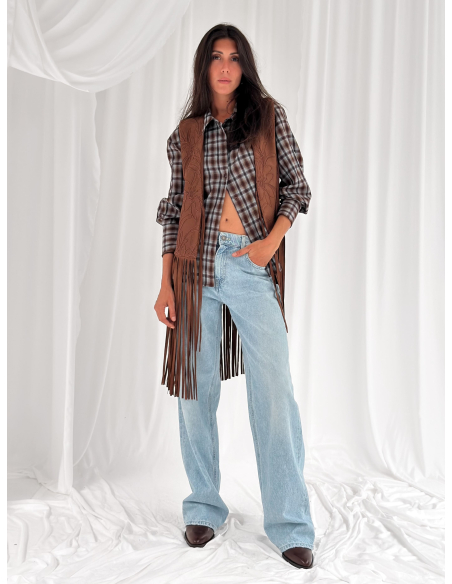 Gilet in suede ricamato con frange
