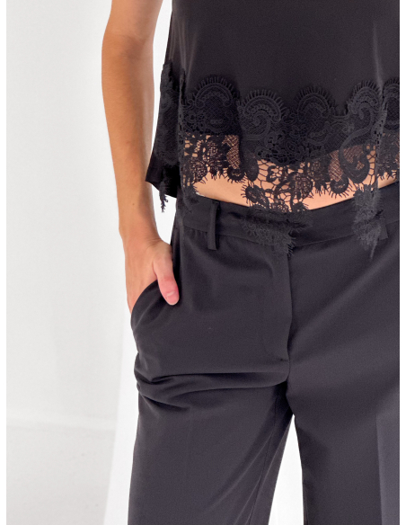 Sleeveless lace blouse