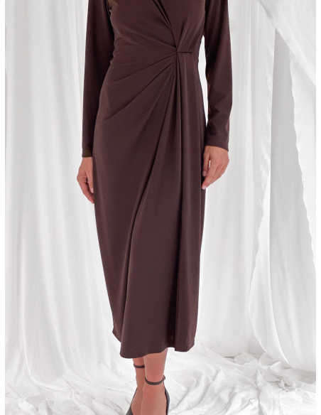Abito midi drappeggiato con nodo laterale