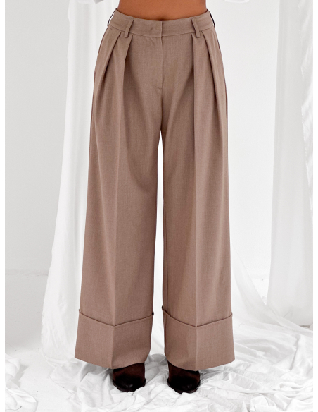 Tailored trousers with cuffs