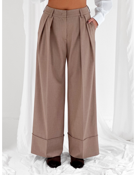 Tailored trousers with cuffs