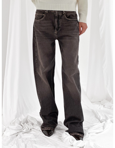 Straight-leg denim in a tea wash