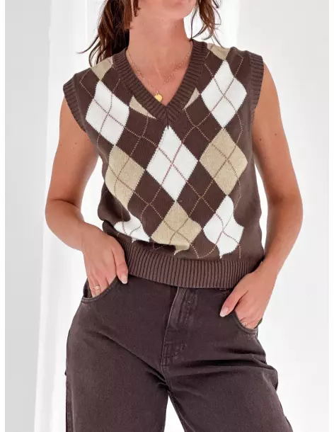 Diamond-patterned vest
