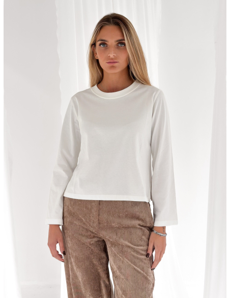 Long-sleeved crew neck T-shirt