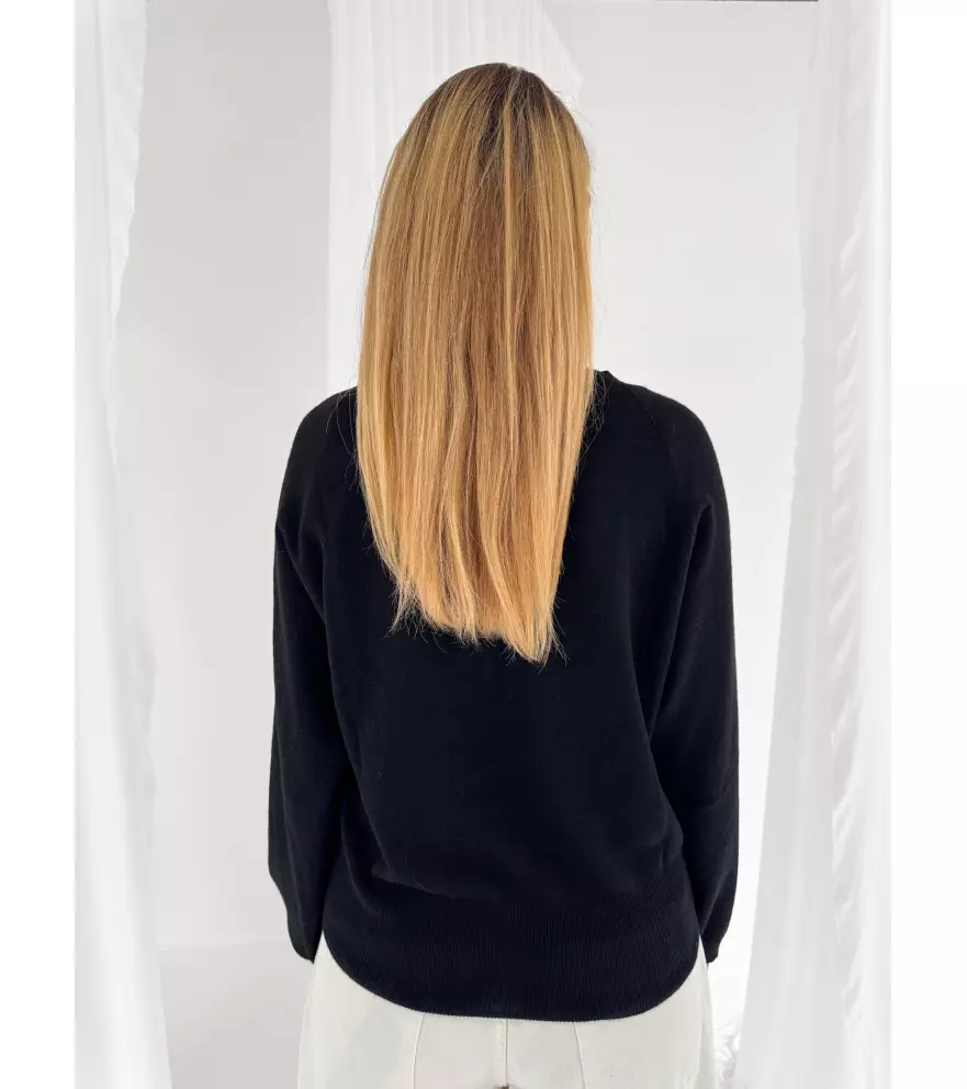 Maglia girocollo con ricamo