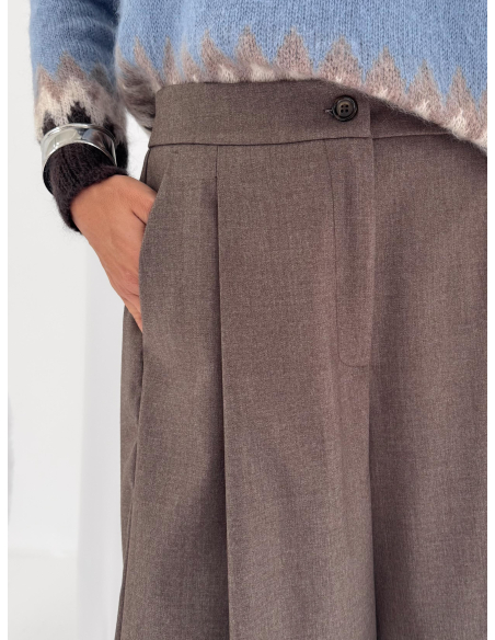 Tailored Bermuda shorts with pleats