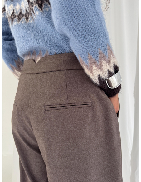 Tailored Bermuda shorts with pleats
