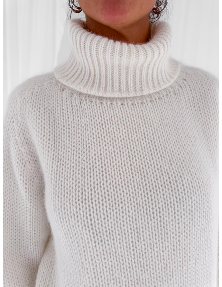 Maglione collo alto in misto angora