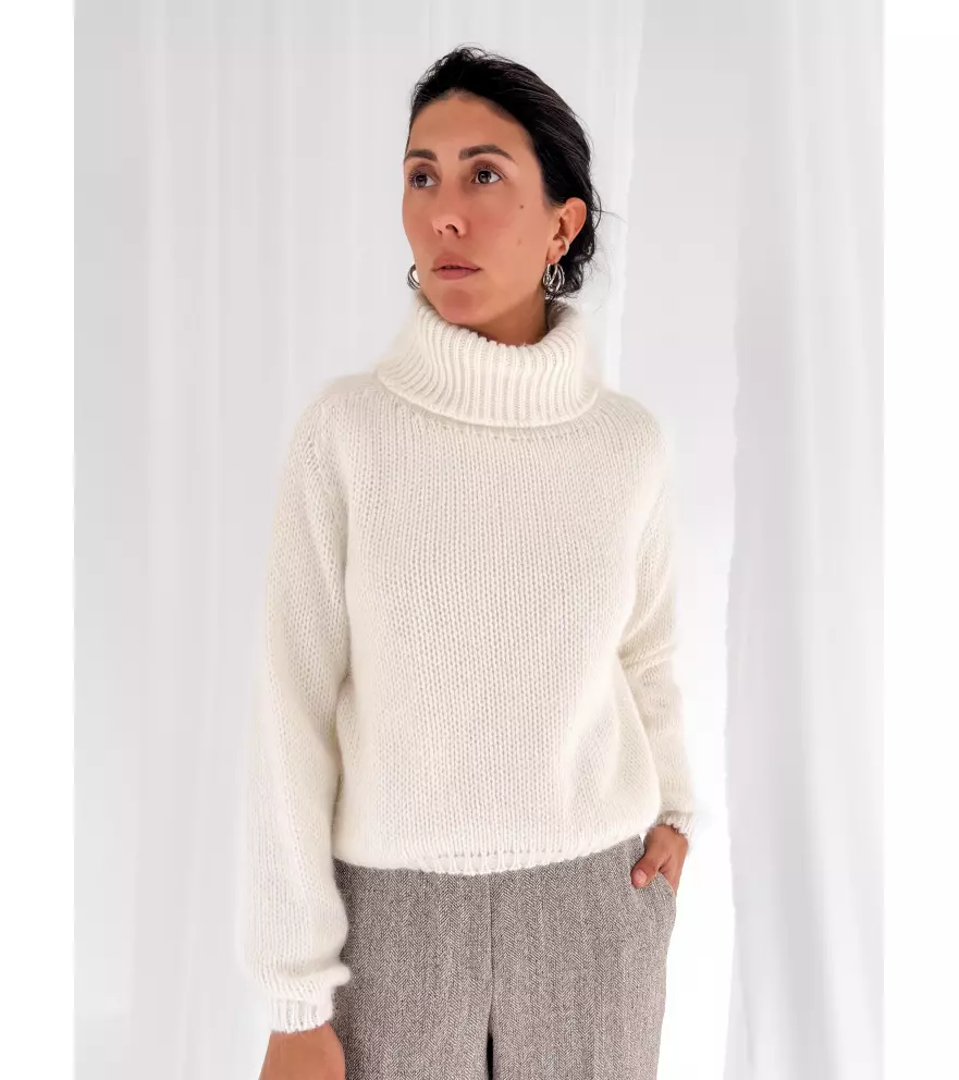 Maglione collo alto in misto angora