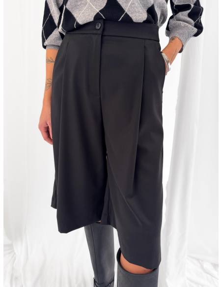 copy of Tailored Bermuda shorts with pleats