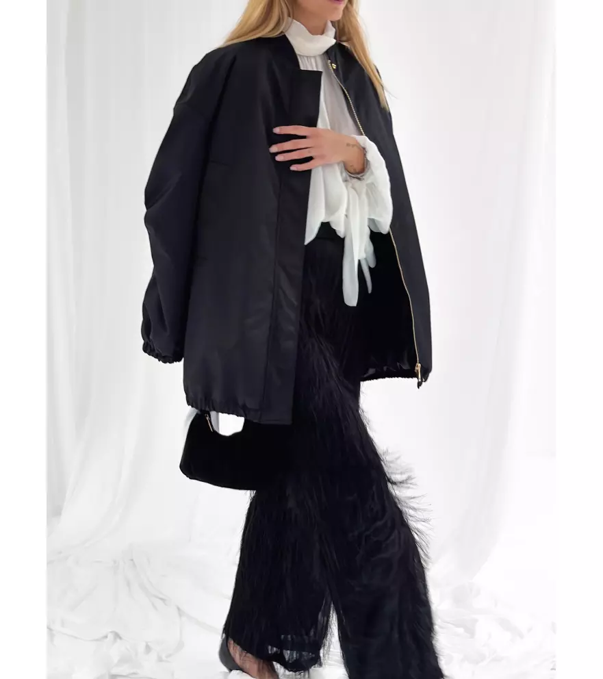 Fluid trousers with fringe