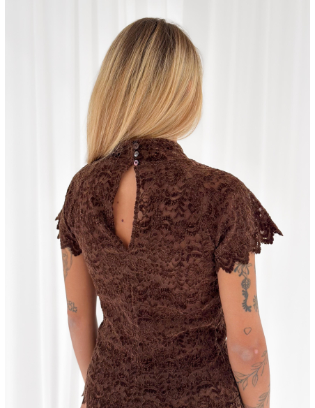 Top in Pizzo con Ricamo in Velluto mezza manica