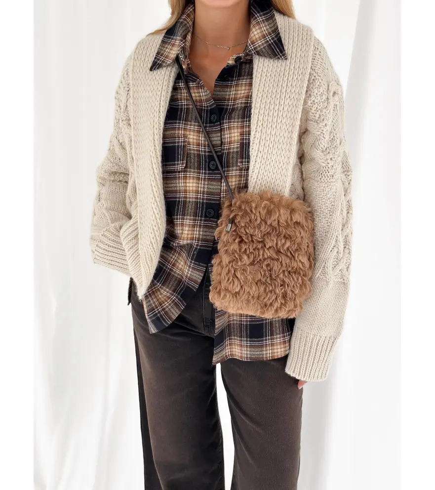 Short cardigan with cable-knit