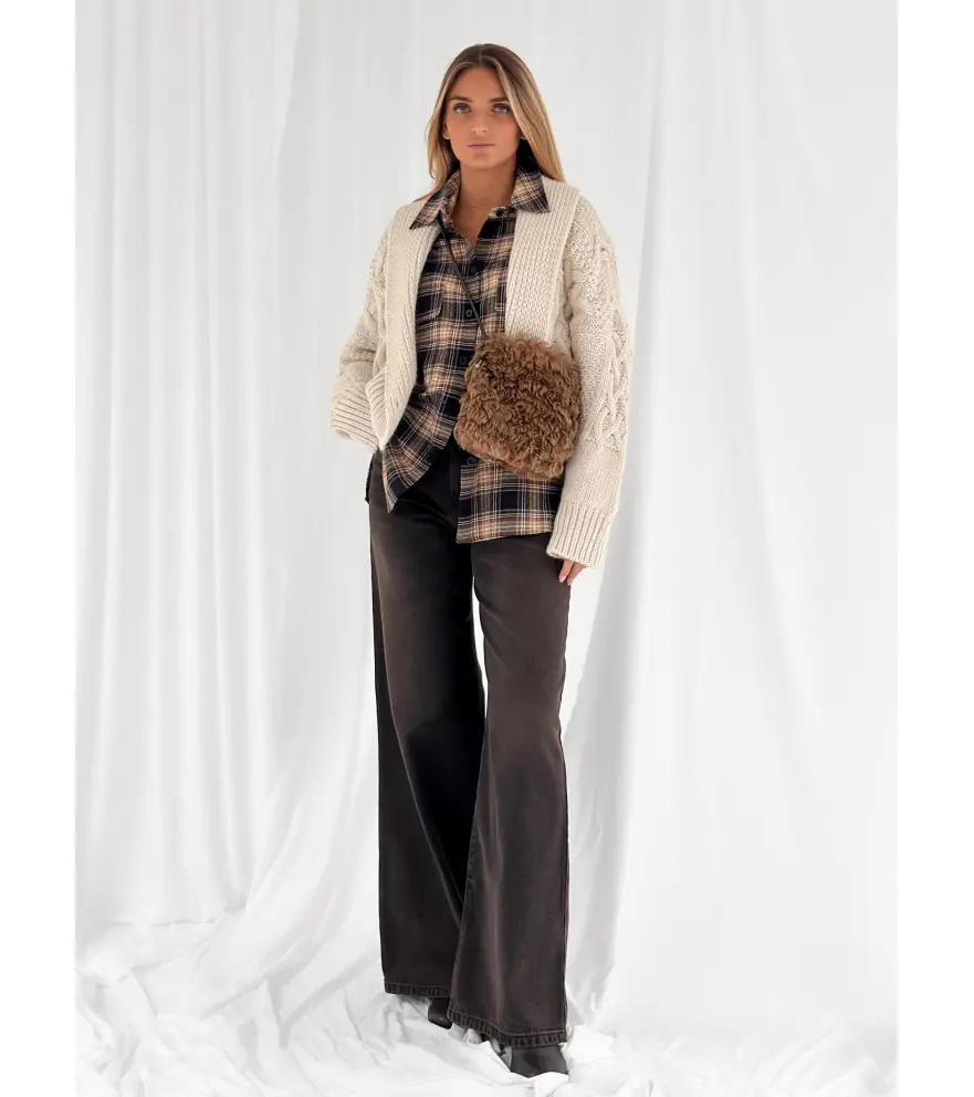 Short cardigan with cable-knit
