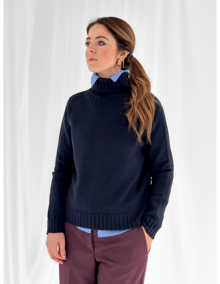 Turtleneck sweater in 100% wool